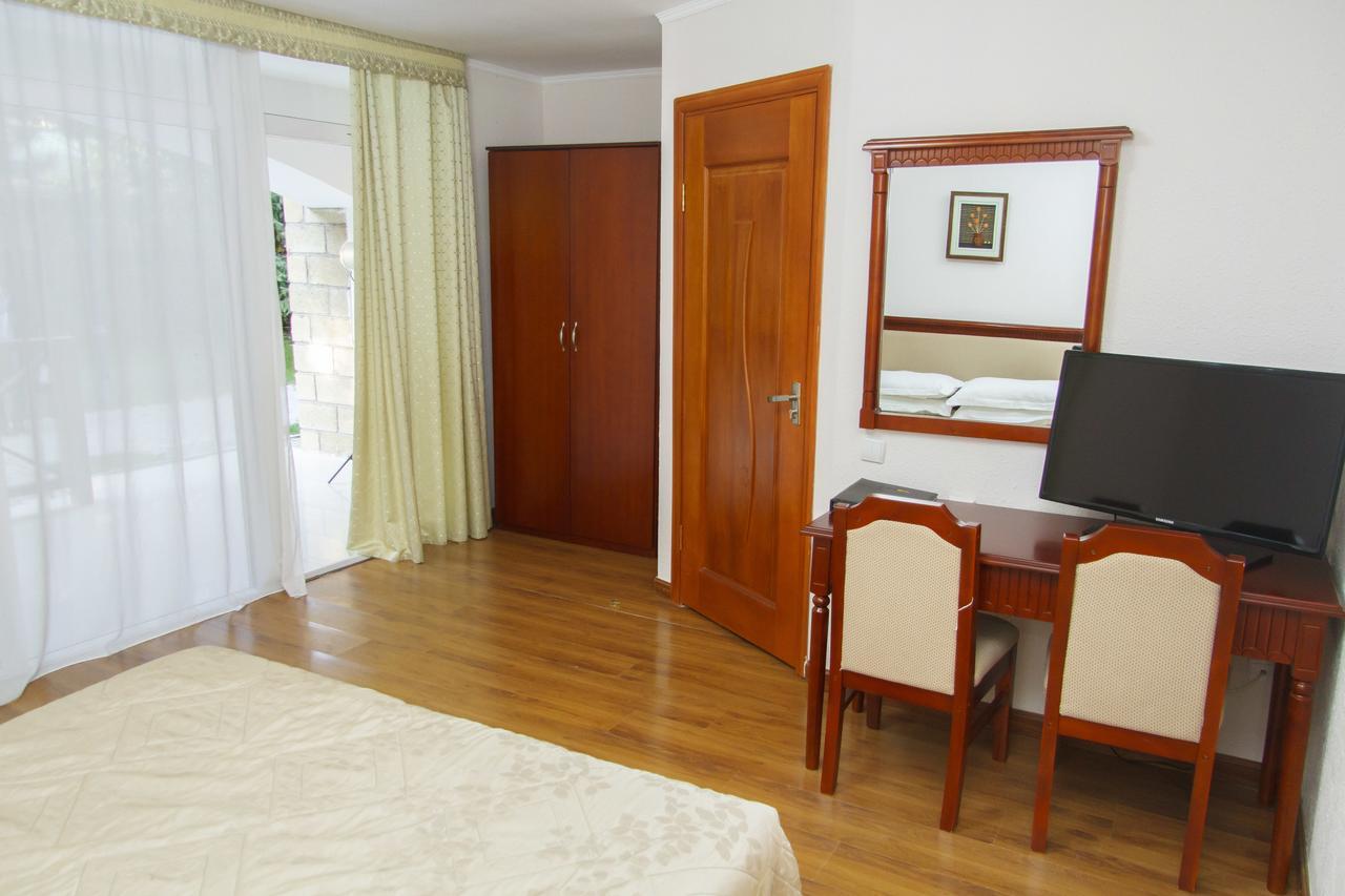 Resort Center Raduga Dolinka Exterior photo