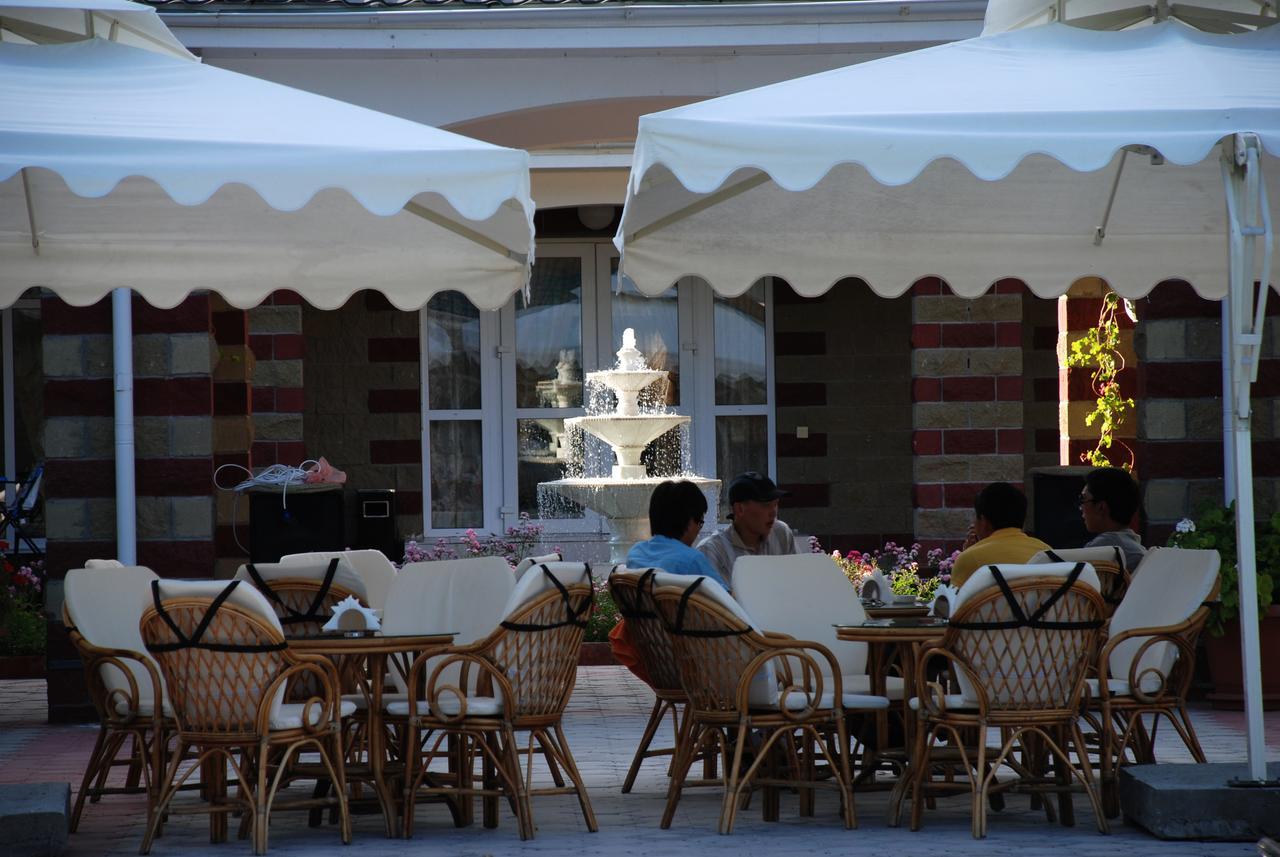 Resort Center Raduga Dolinka Exterior photo