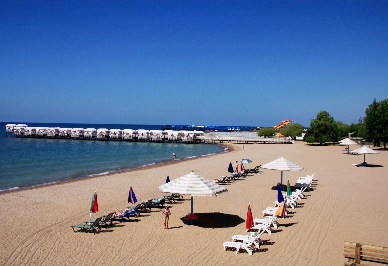 Resort Center Raduga Dolinka Exterior photo
